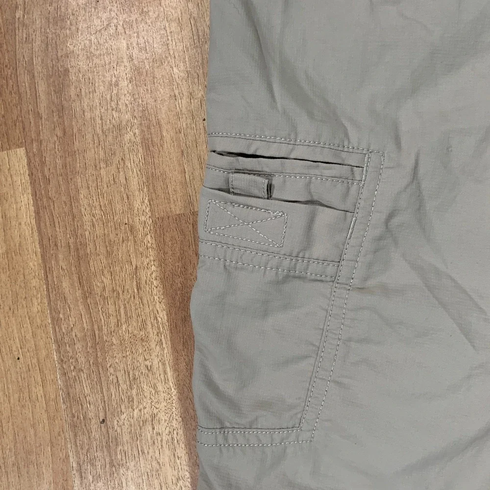 The North Face Shorts Mens Size 36 Brown Hiking Fishing Zip Pocket